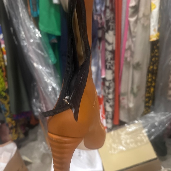 FENDI Boots - Picture 3 of 3